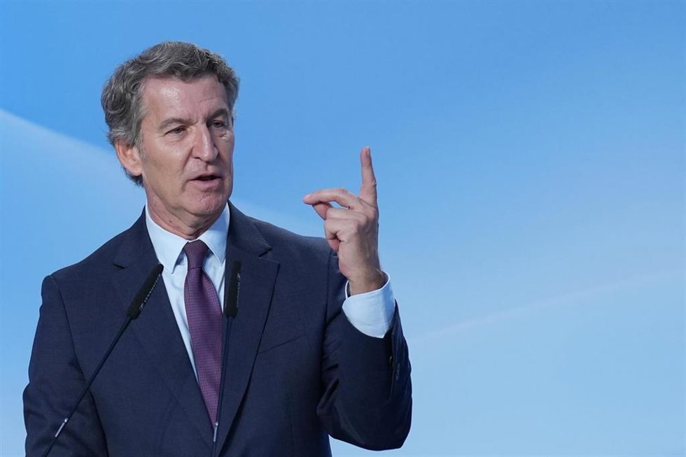 Archivo - El presidente del Partido Popular, Alberto Núñez Feijóo, interviene durante una acto. Imagen de archivo. 