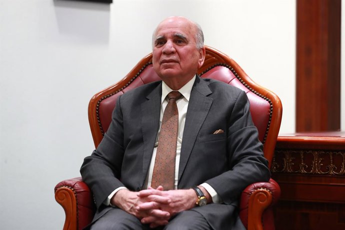 01 February 2026, Iraq, Baghdad: Fouad Hussein, the Iraqi Foreign Minister and a prominent candidate for the presidency of the Iraqi Republic, arrives at the Council of Representatives shortly before the special parliamentary session convenes for the elec