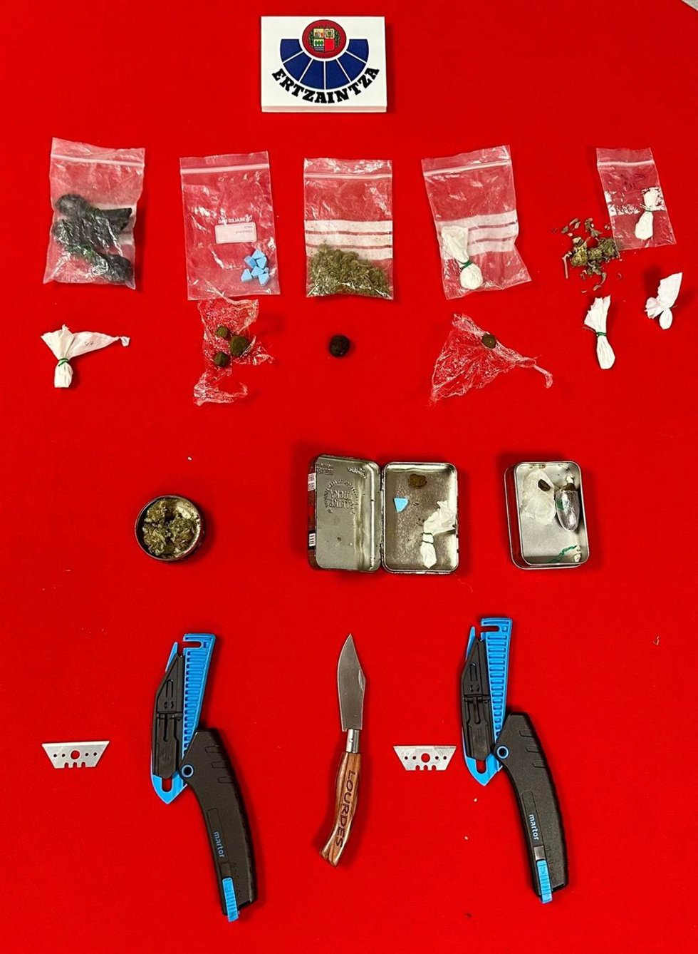 Objetos localizados en el control de la Ertzaintza