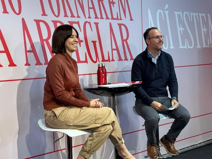 Diana Morant com Héctor Díez, porta-voz municipal do PSPV em Elche.