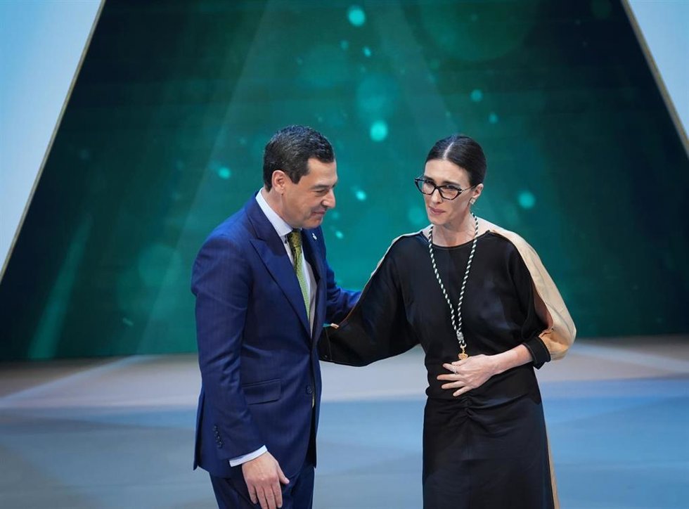 El título de Hija Predilecta de Andalucía a la actriz, productora y directora de cine, Paz Vega.. A 28 de febrero de 2026 en Sevilla, Andalucía (España).