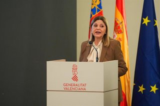 Archivo - La consellera de Educación y Cultura, Mª del Carmen Ortí, interviene durante el traspaso de carteras de los consellers y conselleras de la Generalitat Valenciana. 