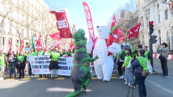 Trabajadores y sindicatos denuncian que Iberdrola aumenta beneficios, pero conge