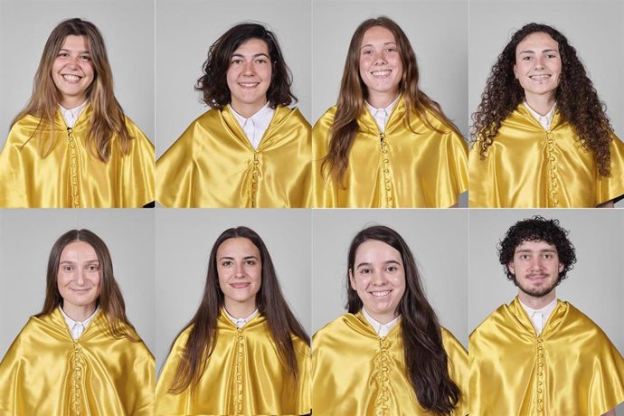 Fila superior (de izq. A dcha.): Irene Sarrías, Esther Etayo, Claudia Úriz y Marta Garrón. Fila inferior (de izq. A dcha.): Maddalen Monreal, Irene Mena, Ainhoa Valiente y Javier Alonso.