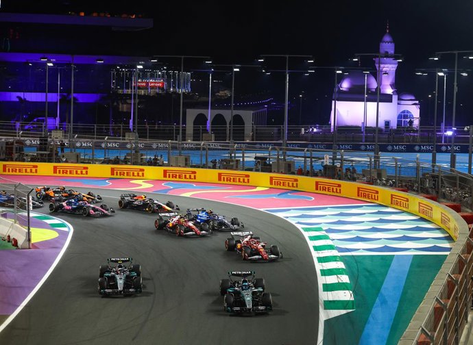 Archivo - Arquivo - 12 KIMI ANTONELLI Andrea (ita), Mercedes AMG F1 Team W16, ação, 63 RUSSELL George (gbr), Mercedes AMG F1 Team W16, ação durante o Grande Prêmio da Arábia Saudita de Fórmula 1 STC 2025, 5ª etapa do Campeonato Mundial de Fórmula 1 da FIA