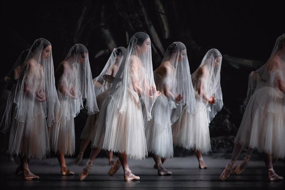 Archivo - Giselle, uno de los espectáculos más famosos de ballet de la era romántica, y obra fundamental del repertorio del Royal Ballet & Opera