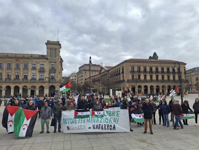Concentración en Pamplona en conmemoración del 50 aniversario de la proclamación de la RASD.