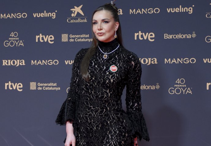 La comunicadora y abogada Inés Hernand posa en la alfombra roja de la 40º edición de los Premios Goya