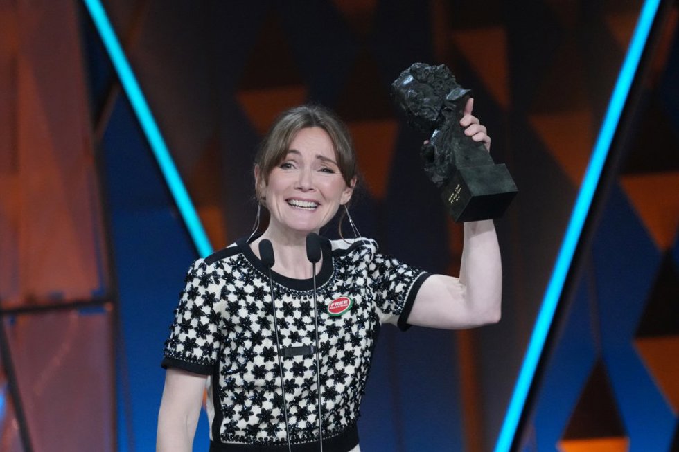 La actriz Nagore Aramburu, recoge el Goya a mejor Actriz de reparto por 'Los domingos' en la 40 edición de los Premios Goya, en el Auditori del Centre de Convencions Internacionals, a 28 de febrero de 2026, en Barcelona, Cataluña (España).