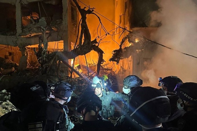 Un edificio en Israel tras el impacto de proyectil iraní