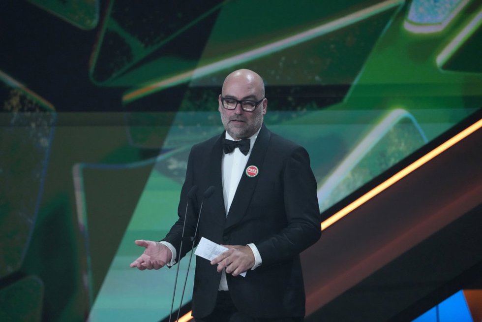 El productor Oriol Maymó recoge el Goya a Mejor Dirección de Producción por 'Sirat' en la 40 edición de los Premios Goya, en el Auditori del Centre de Convencions Internacionals, a 28 de febrero de 2026, en Barcelona, Cataluña (España).