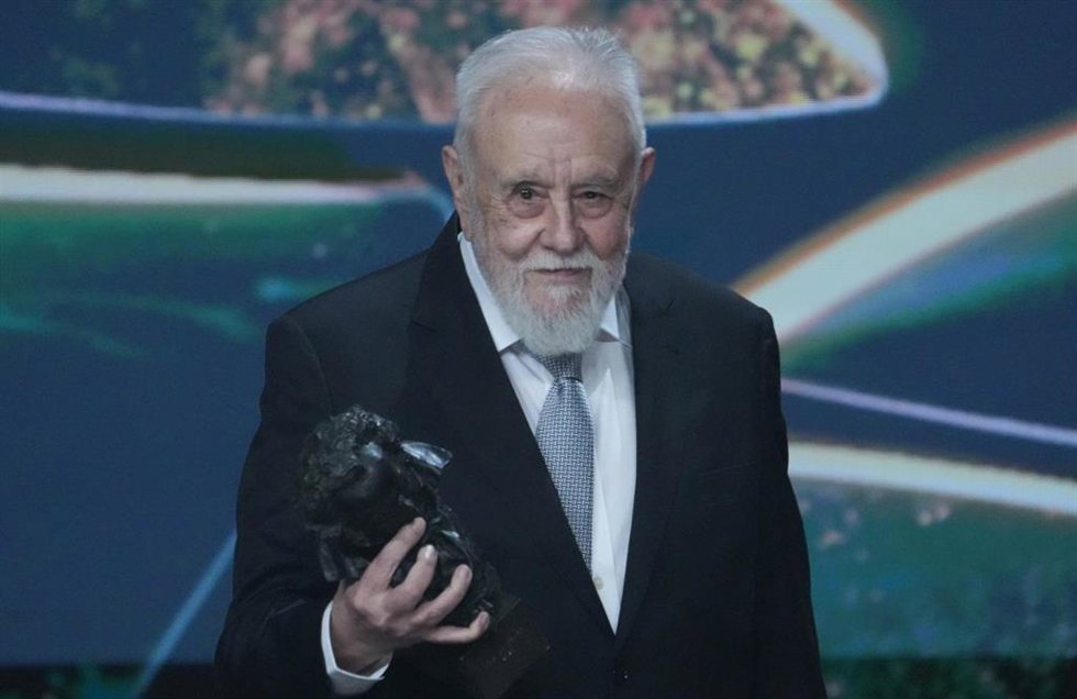 Gonzalo Suárez critica a Trump al recibir el Goya de Honor: "Es un personaje que juega al golf con nuestro mundo"