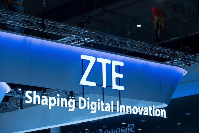 Archivo - Estand de ZTE en el Mobile World Congress (MWC) 2023 