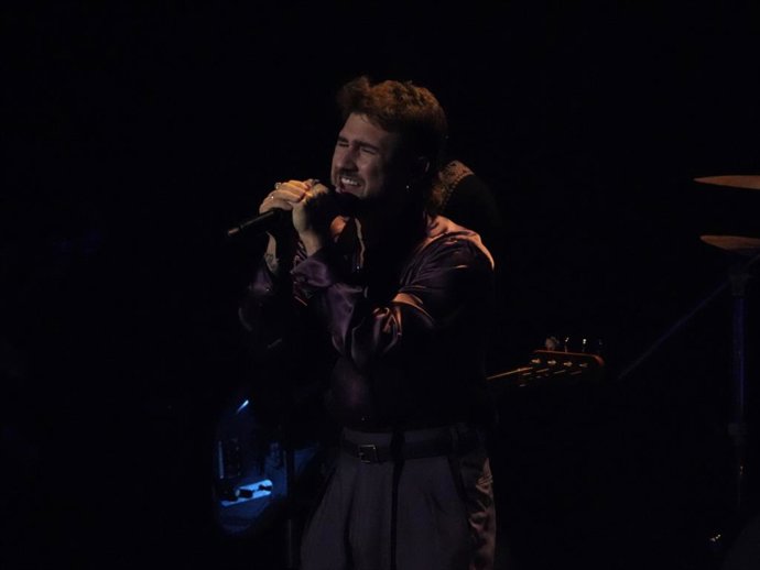 Dani Fernández actuando en la gala de los Premios Goya 2026