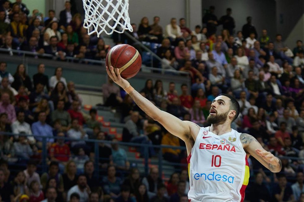 Archivo - Francis Alonso durante un partido con la selección española de baloncesto