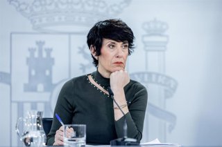 La ministra de Inclusión Seguridad Social y Migraciones, Elma Saiz, durante una rueda de prensa tras el Consejo de Ministros, a 24 de febrero de 2026, en Madrid (España). 