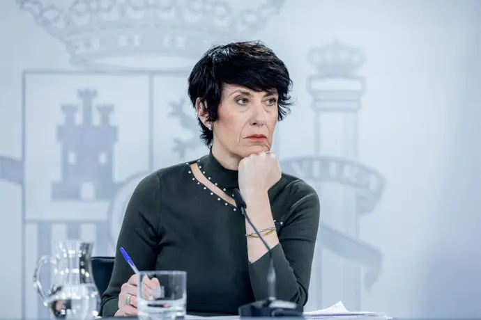 Elma Saiz durante rueda de prensa en Madrid