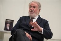 Mayor Oreja ve la regularización "masiva" un "disparate": pueden crearse "guetos" como en Londres, París o Marsella