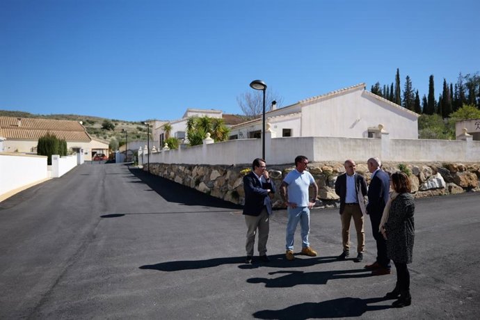 El presidente de Diputación de Almería, José Antonio García, en su visita a Albanchez.