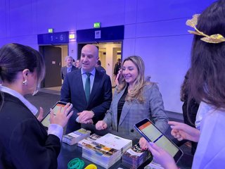 Archivo - El vicepresidente de la Diputación de Almería, José Antonio García, y la diputada provincial María del Mar López, en la ITB de Berlín. Imagen de archivo. 