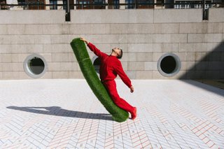 'Tan Cerca' Deialdiko Laguntzen Bidez Egindako Ikuskizuna