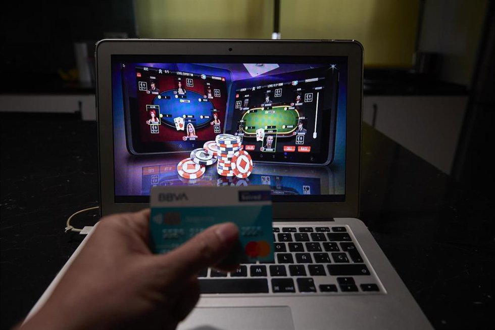 Archivo - Una página web de juego 'online', a 16 de marzo de 2025, en Madrid (España)
