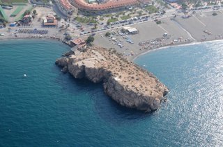 Archivo - Peñón de Salobreña, en imagen de archivo