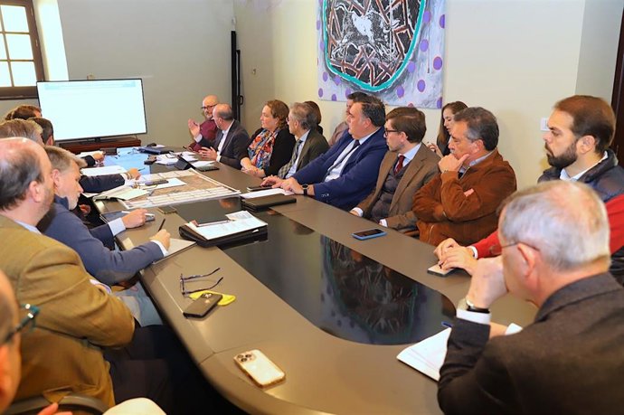 Sesión monográfica sobre vivienda organizada por el Ayuntamiento de Jerez (Cádiz).