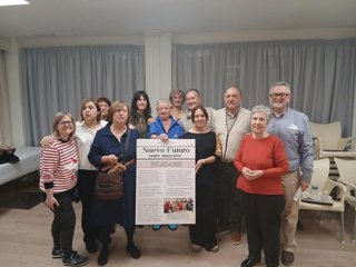 Un momento de la presentación del periódico, en el Hogar de Mayores El Boterón de Zaragoza.