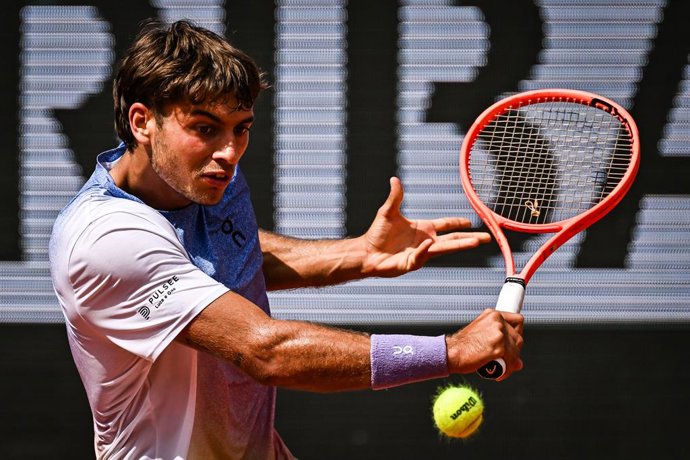 Archivo - Flavio COBOLLI of Italy during the seventh day of the Roland-Garros 2025, French Open, Grand Slam tennis tournament on 31 May 2025 at Roland-Garros stadium in Paris, France - Photo Matthieu Mirville / DPPI