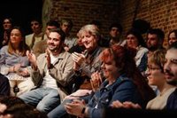 Martínez garantiza un "diálogo fluido" para hacer políticas con los jóvenes frente a un PP que los "expulsa"