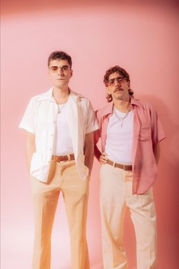 Lima Negra presenta su álbum debut 'Peligros'