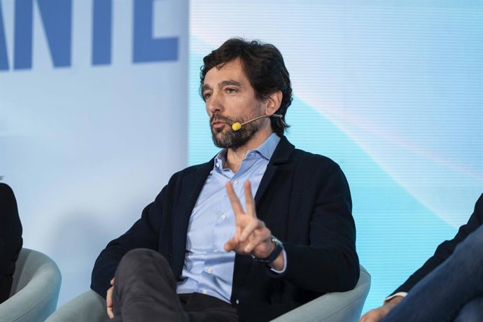 Archivo - El eurodiputado del PPdeG Adrián Vázquez.