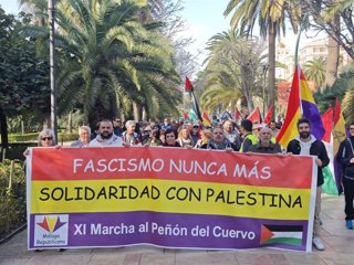 El candidato de Por Andalucía por la provincia de Málaga a las próximas elecciones autonómicas, Ernesto Alba; el coordinador de Málaga Republicana, Juan Miguel Acejo, y la portavoz del Movimiento de Solidaridad con Palestina, Saray Pineda.