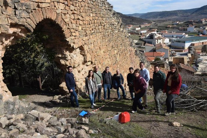 Arrancan las obras de rehabilitación de la muralla de Cañete.