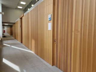 Archivo - Imagen de los pasillos de los juzgados de Vigo.