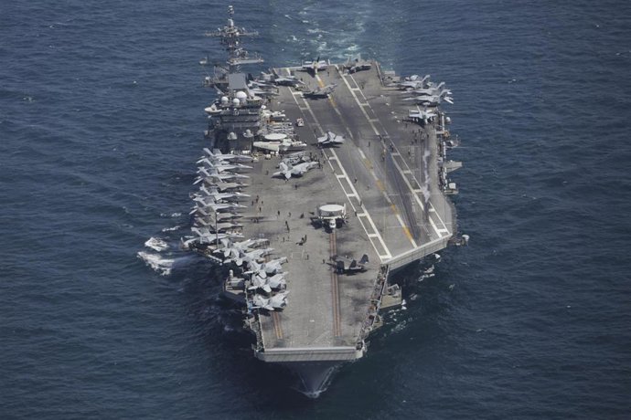 Archivo - El portaaeronaves 'USS Abraham Lincoln' (archivo)