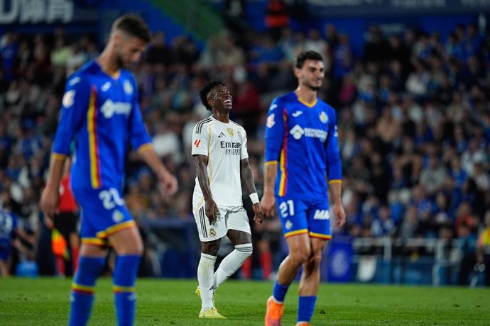 Archivo - Vinicius Junior of Real Madrid CF reacts during the Spanish League, LaLiga EA Sports, football match played between Getafe CF and Real Madrid at Coliseum stadium on October 19, 2025 in Getafe, Madrid, Spain.