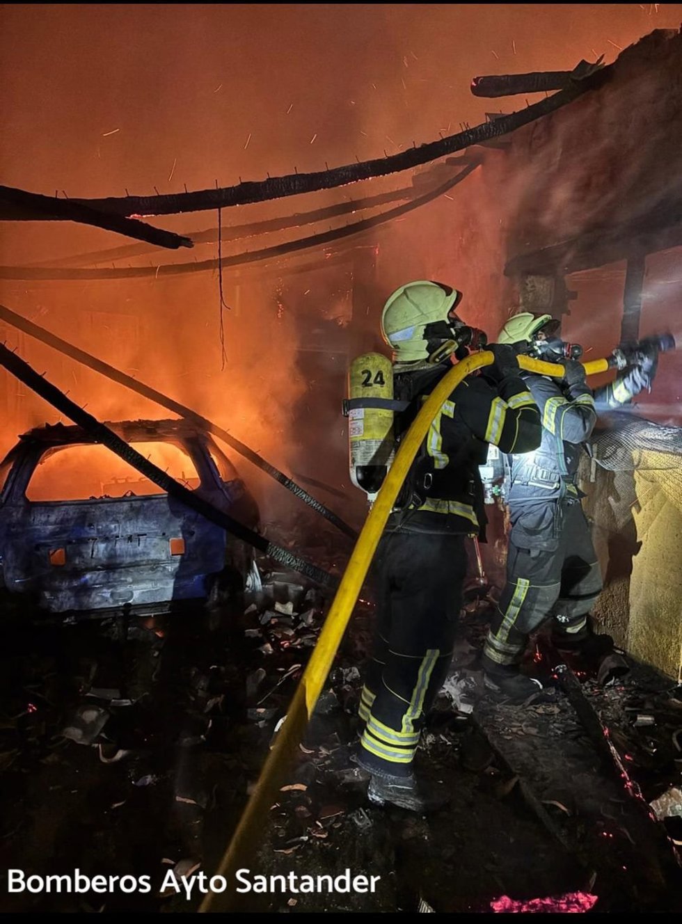 Extinguido el incendio de una vivienda en Medio Cudeyo que no deja heridos