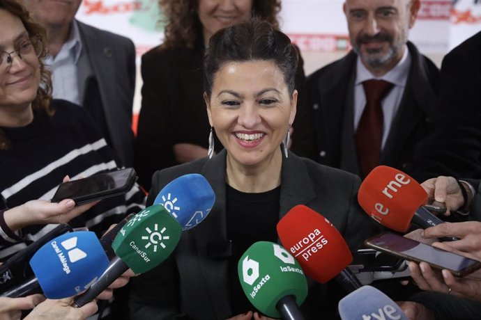 Archivo - La ministra de Juventud e Infancia, Sira Rego, atiende a los medios antes de participar en el acto 'Juventud en marcha: desbloqueando el futuro' organizado por CCOO Andalucía en Málaga. 