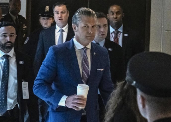Arquivo - 7 de janeiro de 2026, Washington, Distrito de Columbia, EUA: O Secretário da Guerra dos Estados Unidos, Pete Hegseth, chega ao Capitólio dos EUA em Washington, DC, EUA, para informar os membros do Congresso sobre a atividade militar dos EUA que 