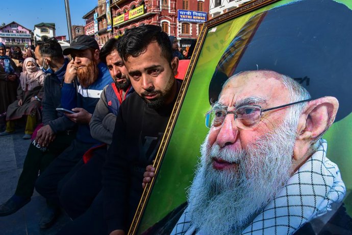 March 1, 2026, Srinagar, Kashmir, India: Kashmiri Shiite Muslims mourn the killing of Iranian Supreme Leader Ayatollah Ali Khamenei during a protest against the U.S. and Israel in Srinagar.