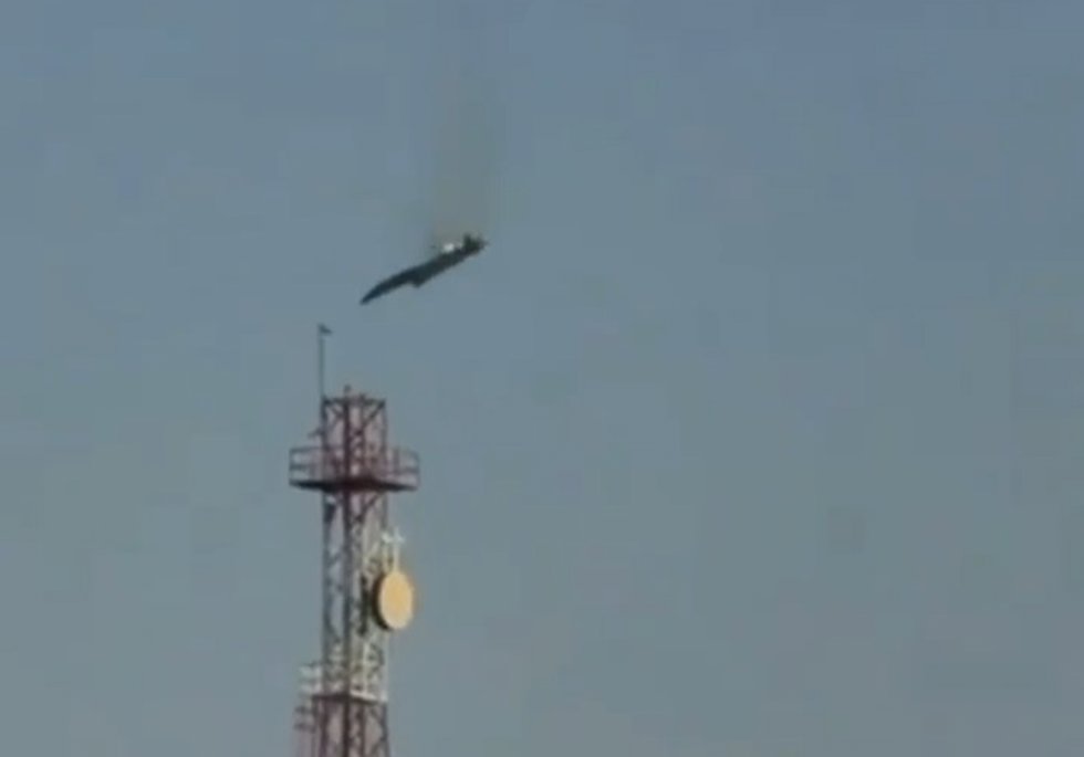 Momento en el que un avión militar estadounidense se estrella en Kuwait.