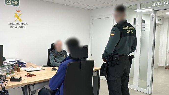 La Guardia Civil investiga a un menor por causar daños en numerosos vehículos en Alberite