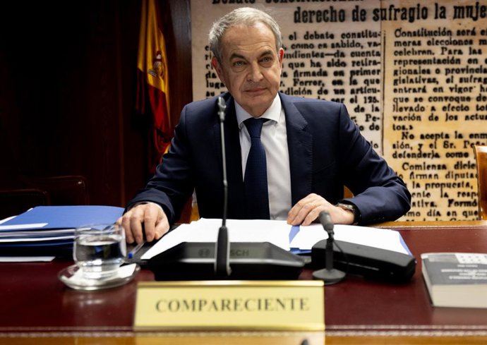 O ex-presidente do Governo José Luis Rodríguez Zapatero comparece perante a Comissão de Investigação sobre o “caso Koldo”, no Senado, em 2 de março de 2026, em Madri (Espanha). Zapatero foi citado pelo Partido Popular para prestar esclarecimentos sobre