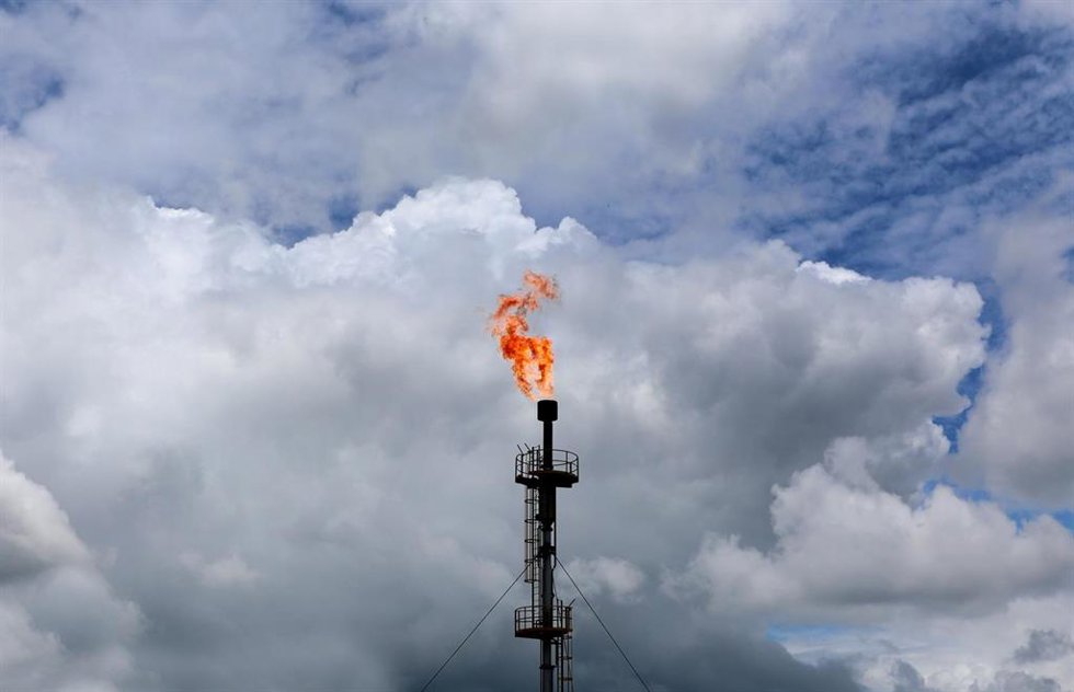 Archivo - Imágenes de una refinería. 