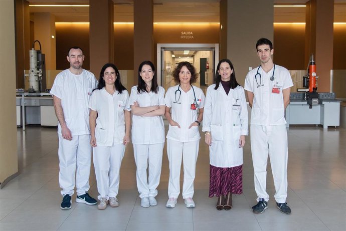 Facultativos integrantes de la Sección de Nutrición del HUN. De izda a dcha: Jorge Rojo, Maite Pérez de Ciriza, Sonsoles Botella, Ana Zugasti (jefa de la Sección de Nutrición), Amelia Marí y Miguel Martí.