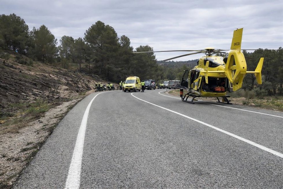 Tres personas fallecidas tras la colisión frontal de tres motos en la CM-412 en Elche de la Sierra