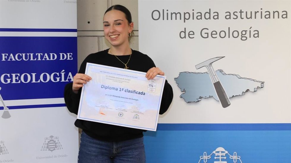 Coral Garrido, ganadora de la 11 Olimpiada Asturiana de Geología.