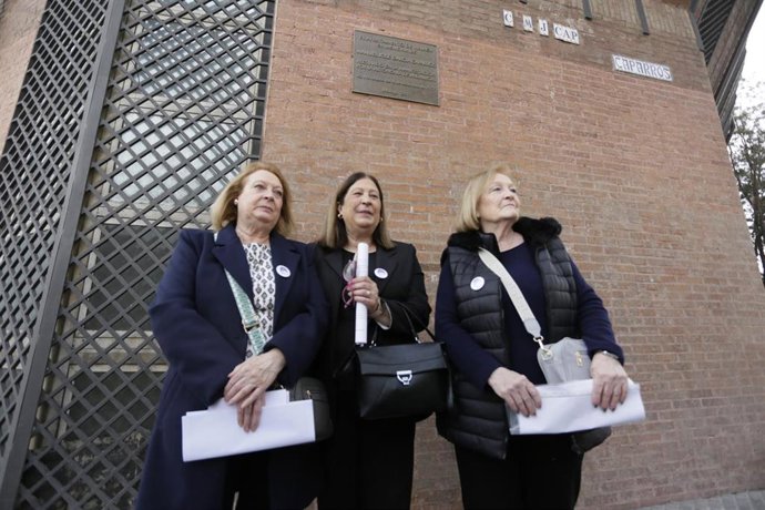 Las hermanas de Manuel José García Caparrós, valoran negativa de Interior de reconocer a su hermano víctima del terrorismo, a 27 de febrero de 2026 en Málaga (Andalucía, España). 